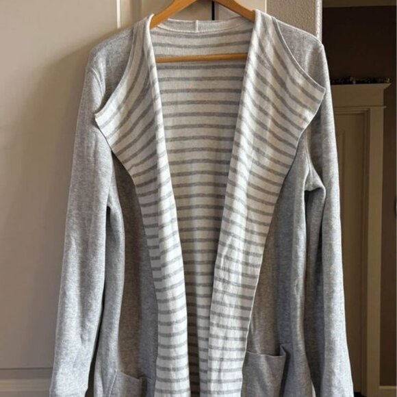 Women’s Loft Long Gray and White Striped Cardigan Sweater with Pockets-Size‎ L - Picture 2 of 6